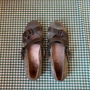 OTBT Gray Leather Shoe, flat, W size 9